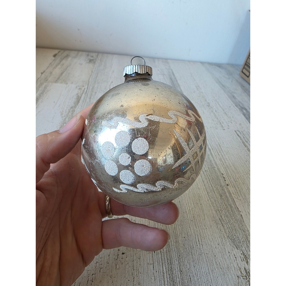 Vintage shiny Brite stencil polka dot flour large ball ornament Xmas tree